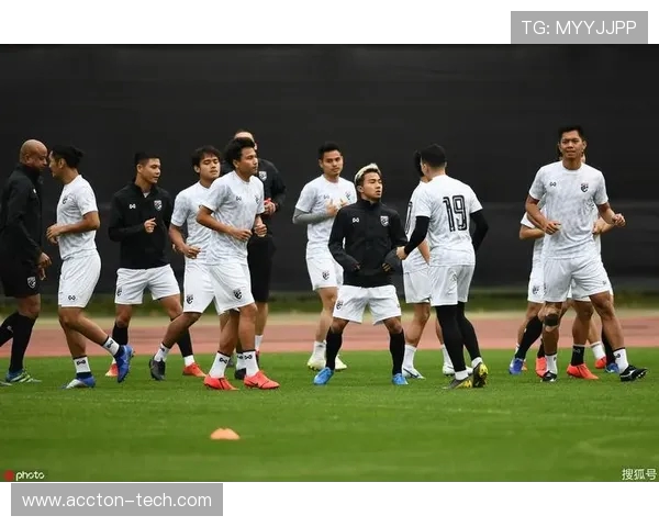 乌拉圭男足迎战泰国队力争友谊赛胜利展现实力